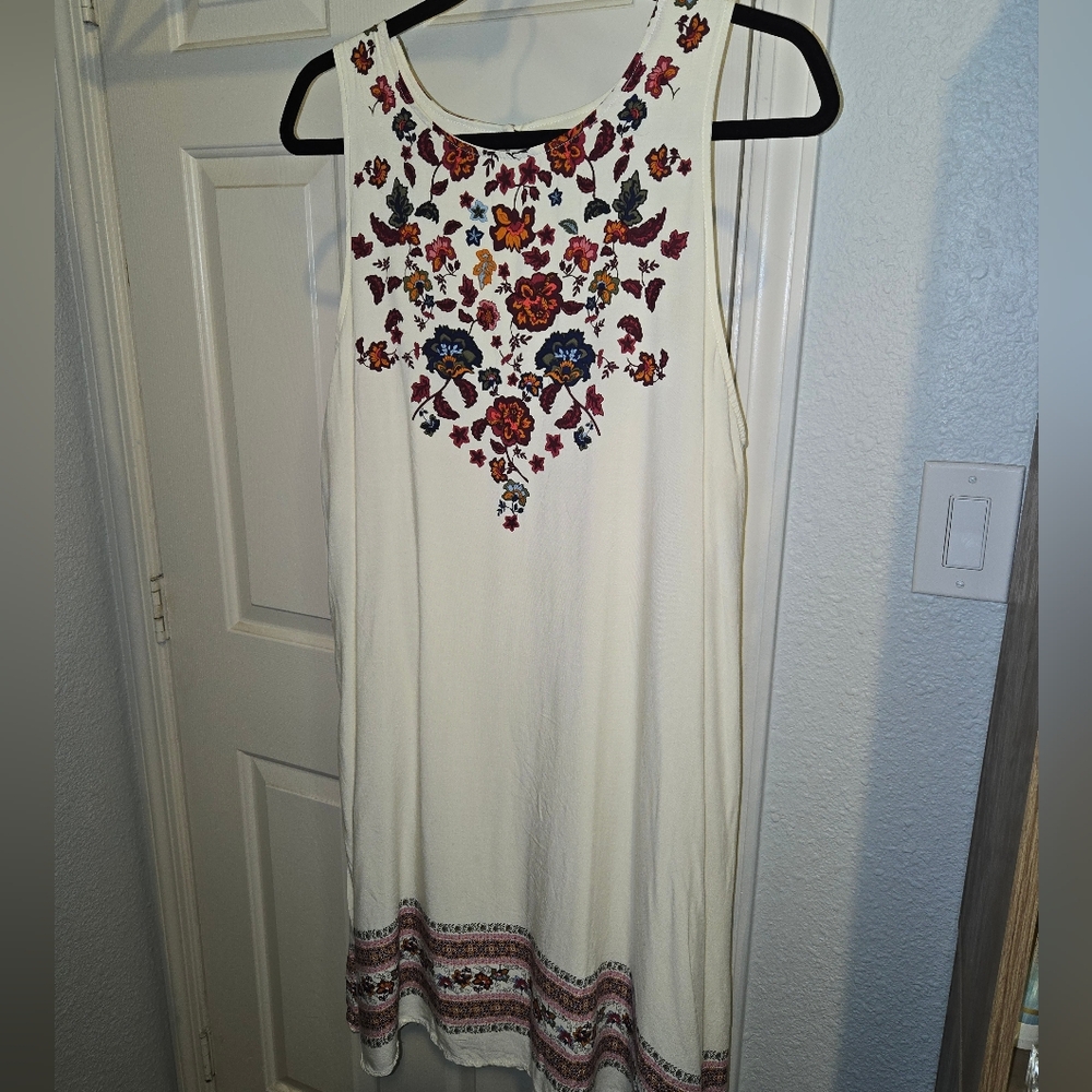 Floral Embroidered Sleeveless Dress/tunic